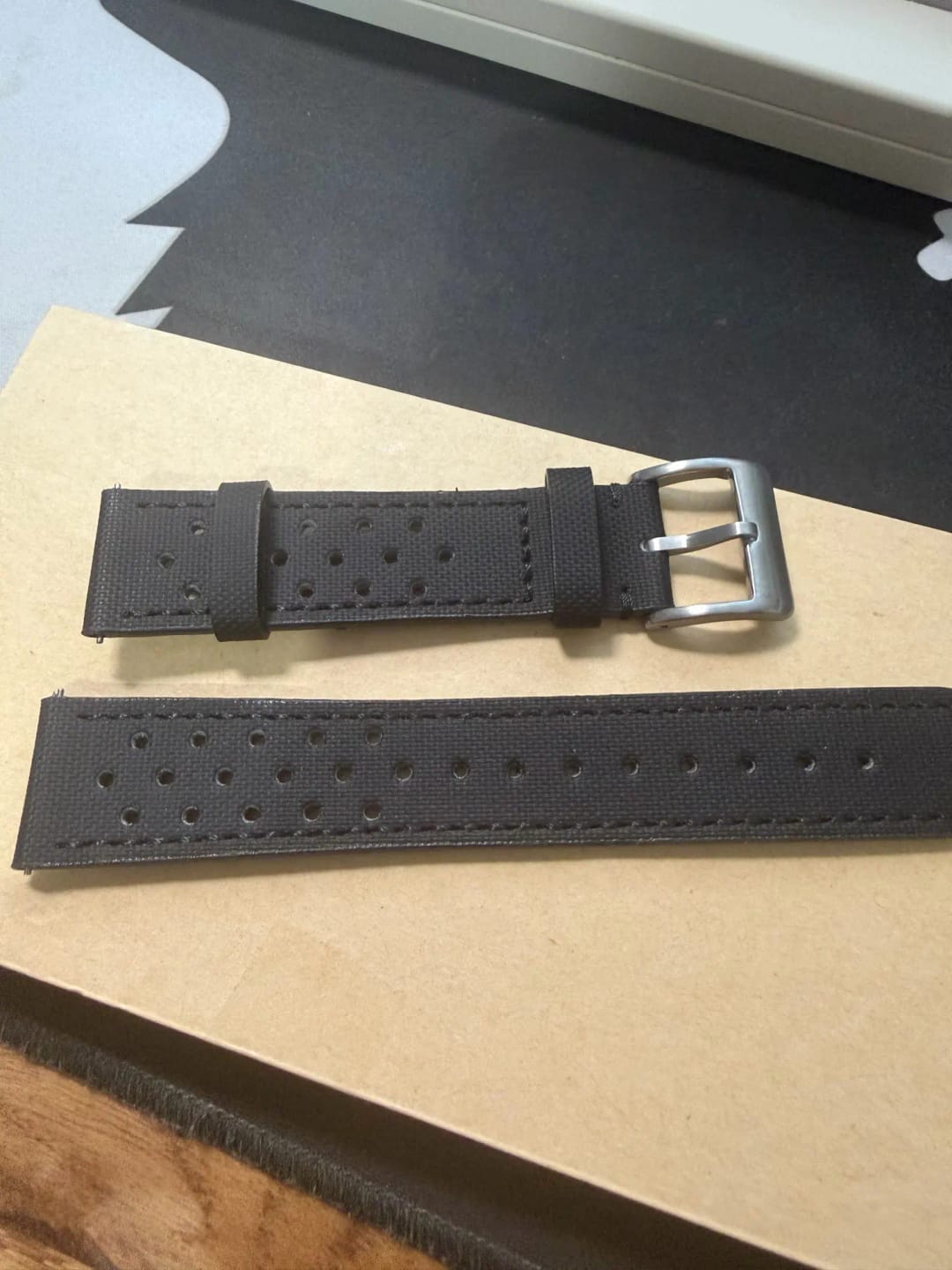 Customer photo review of Garmin 18/20/22mm Quick Release Perforated Sailcloth Rally Band