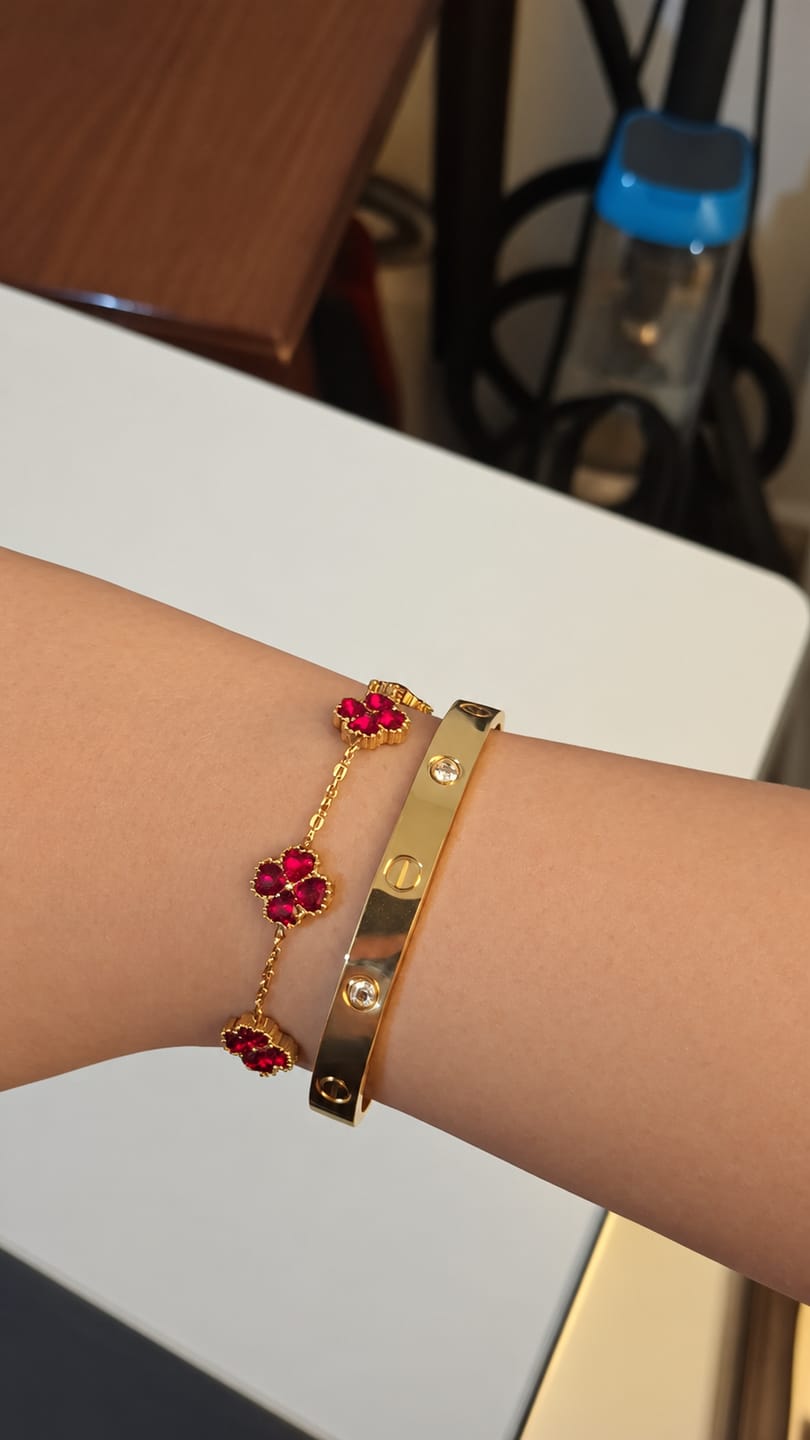 Customer photo review of Love Gold Bracelet with screwdriver GRADE A ( pre-order )