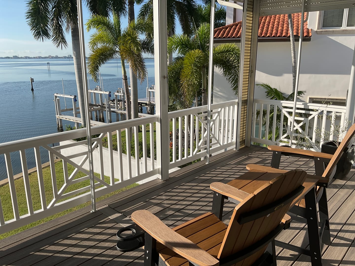 Customer photo review of Counter Height Bistro Tete-a-tete With Cupholders