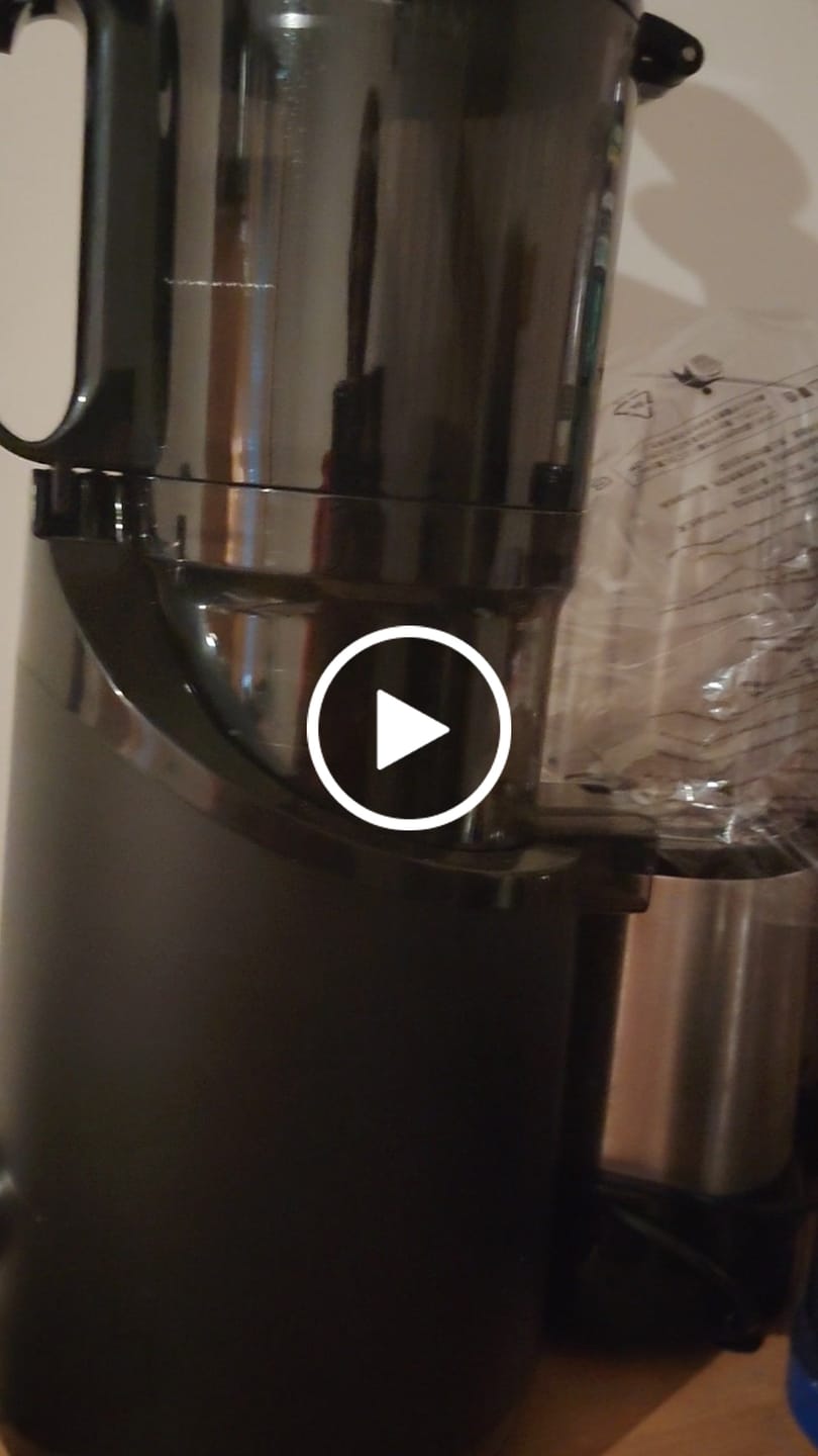 Customer video review of f2500 Self Feeding Whole Fruit Juicer