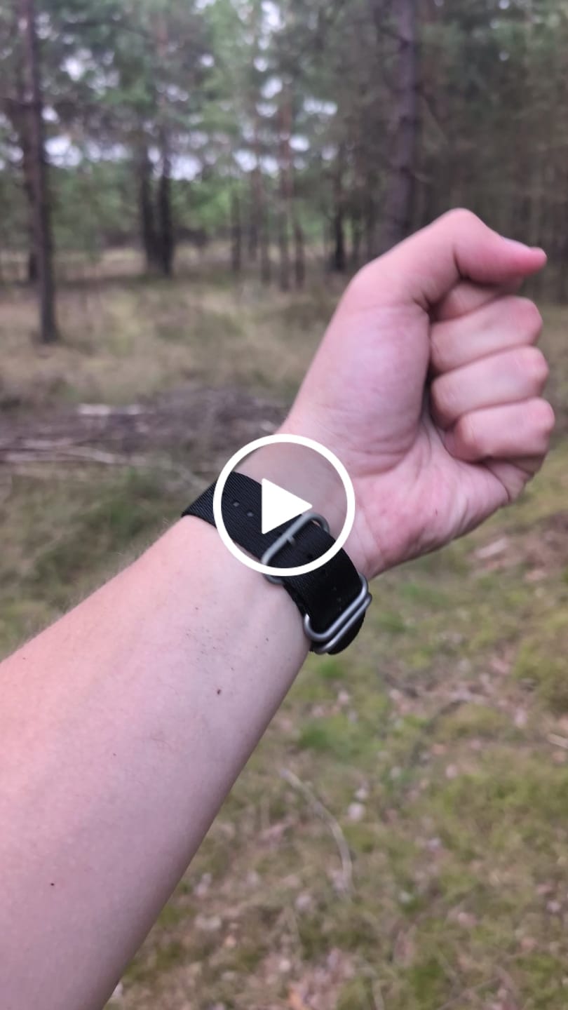 Customer video review of VOYAGER - 100M Waterproof Titanium Automatic Field Watch | Black