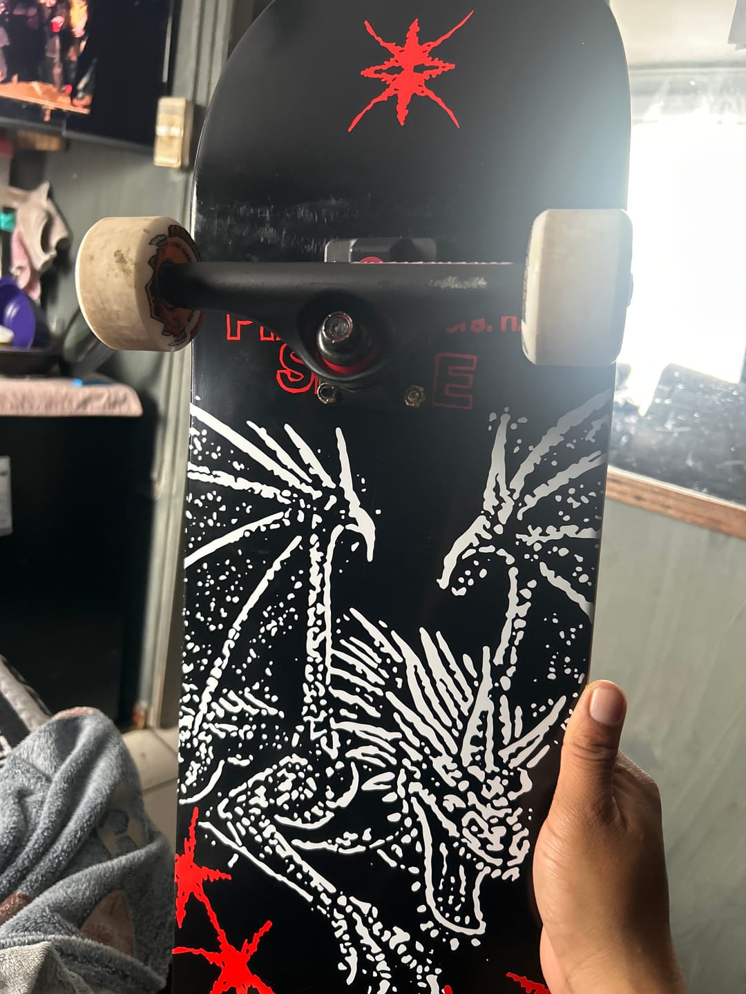 Customer photo review of Tabla de skate Pill Beast Of No Nation 1 8.25x32 + lija de regalo