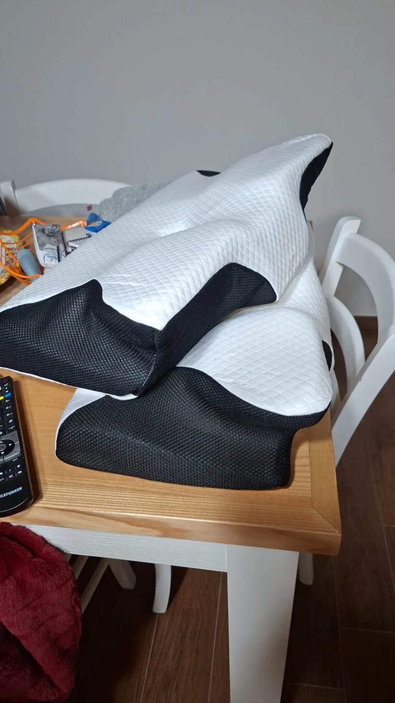Customer photo review of Almohada Cervical Ergonómica - Sueño Profundo