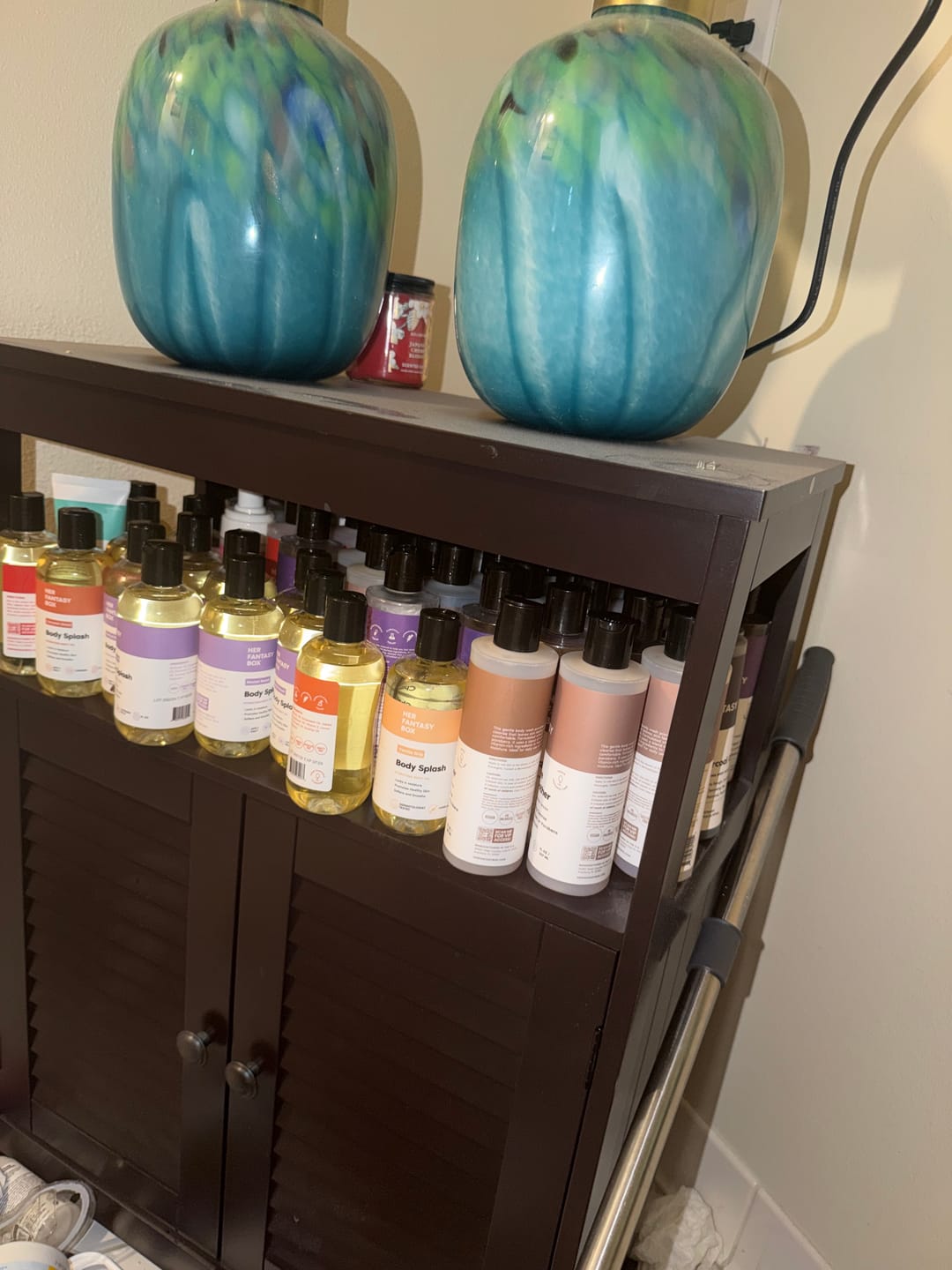 Customer photo review of Body Splash - Skin Smoothing Body Oil (Santal Driftwood) LUXURY SCENT