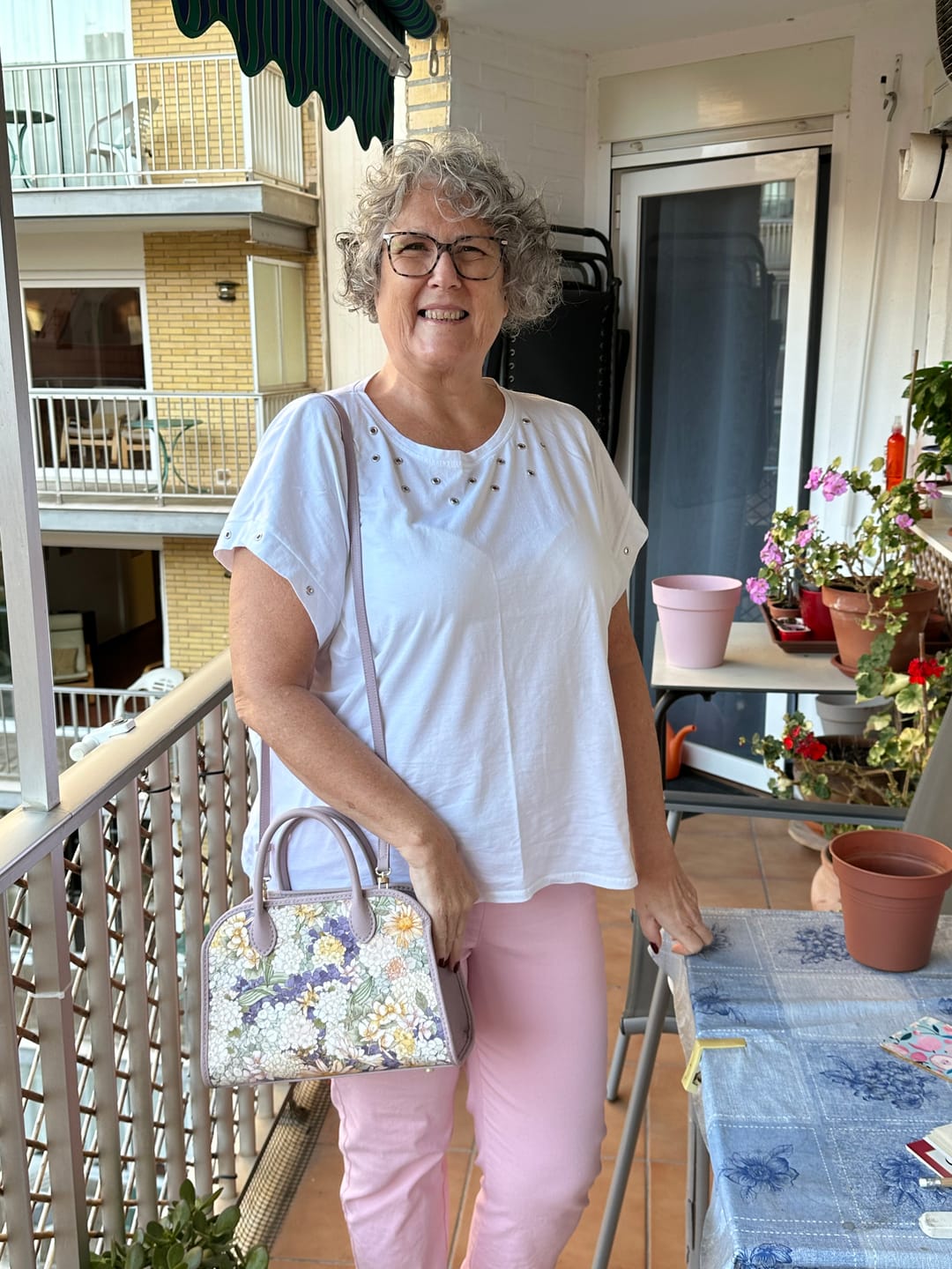 Customer photo review of Handmade Round Edge Tote Bag – DIY Kit with Song Brocade Pattern