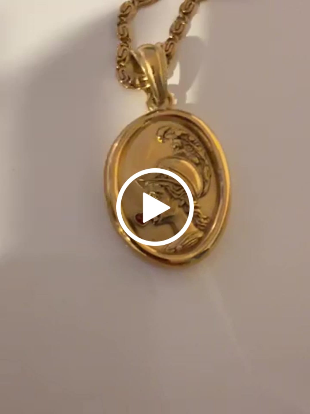 Customer video review of Ciondolo "Forza ti indosso"
