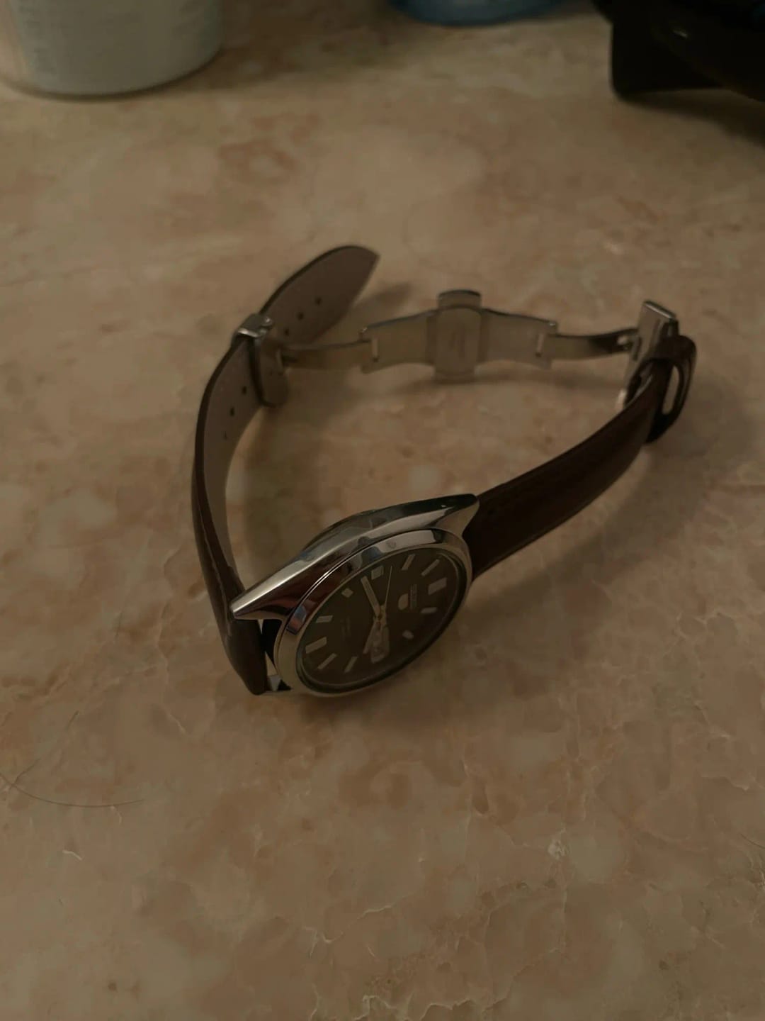 Customer photo review of Garmin 14/18/20/22/24mm Quick Release Calfskin Butterfly Clasp Band