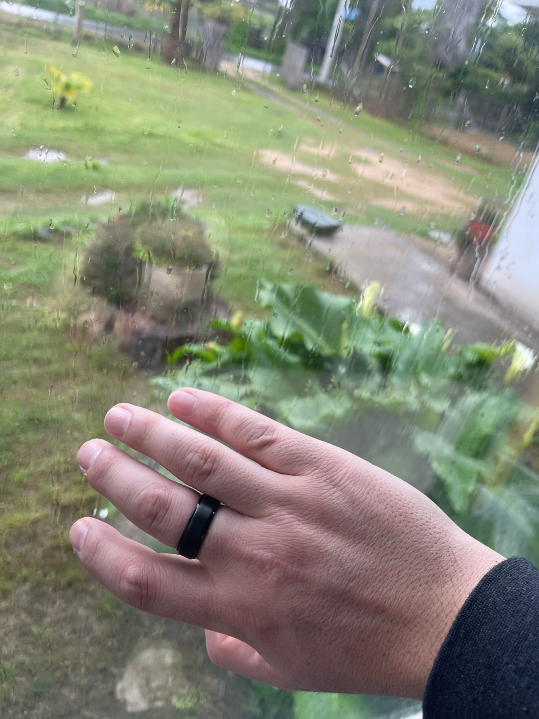 Customer photo review of Anillo Essential Strong Black Carburo de Tungsteno
