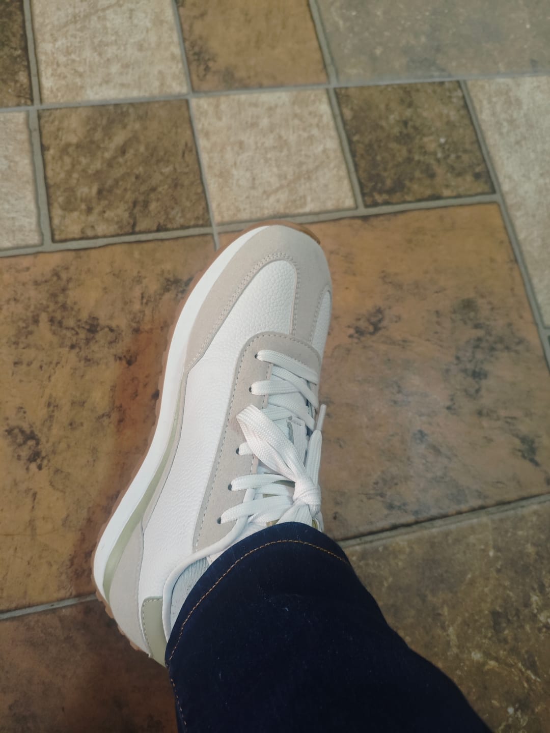 Customer photo review of Tenis Herb W Women