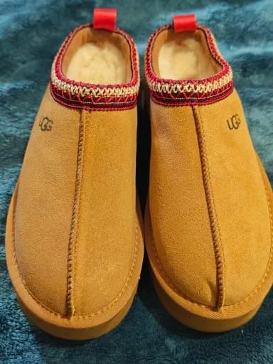 Customer photo review of UGG Tazz II - Original Edition