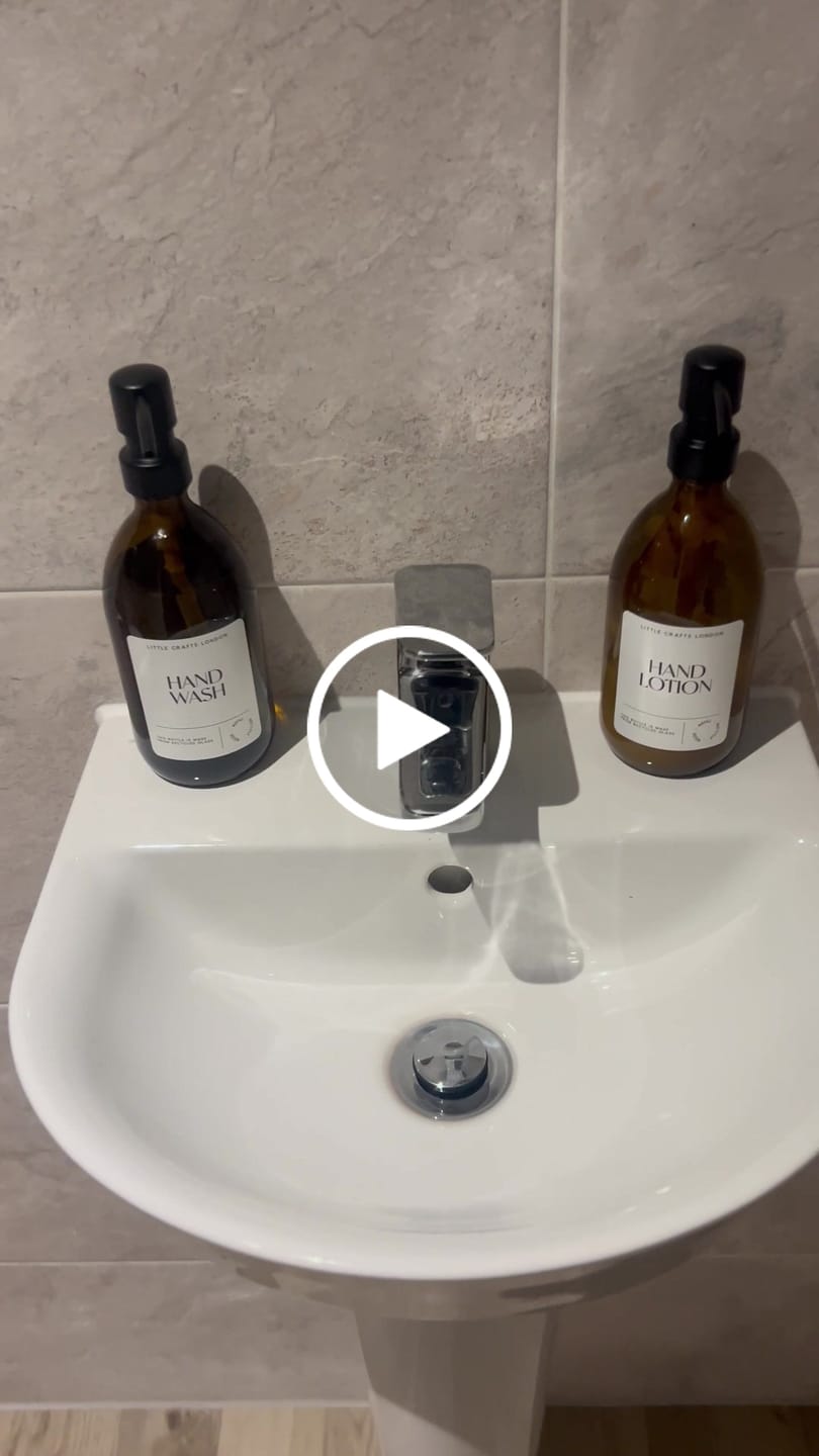 Customer video review of 500ml Amber Glass Bottle with Metal Pump White Label