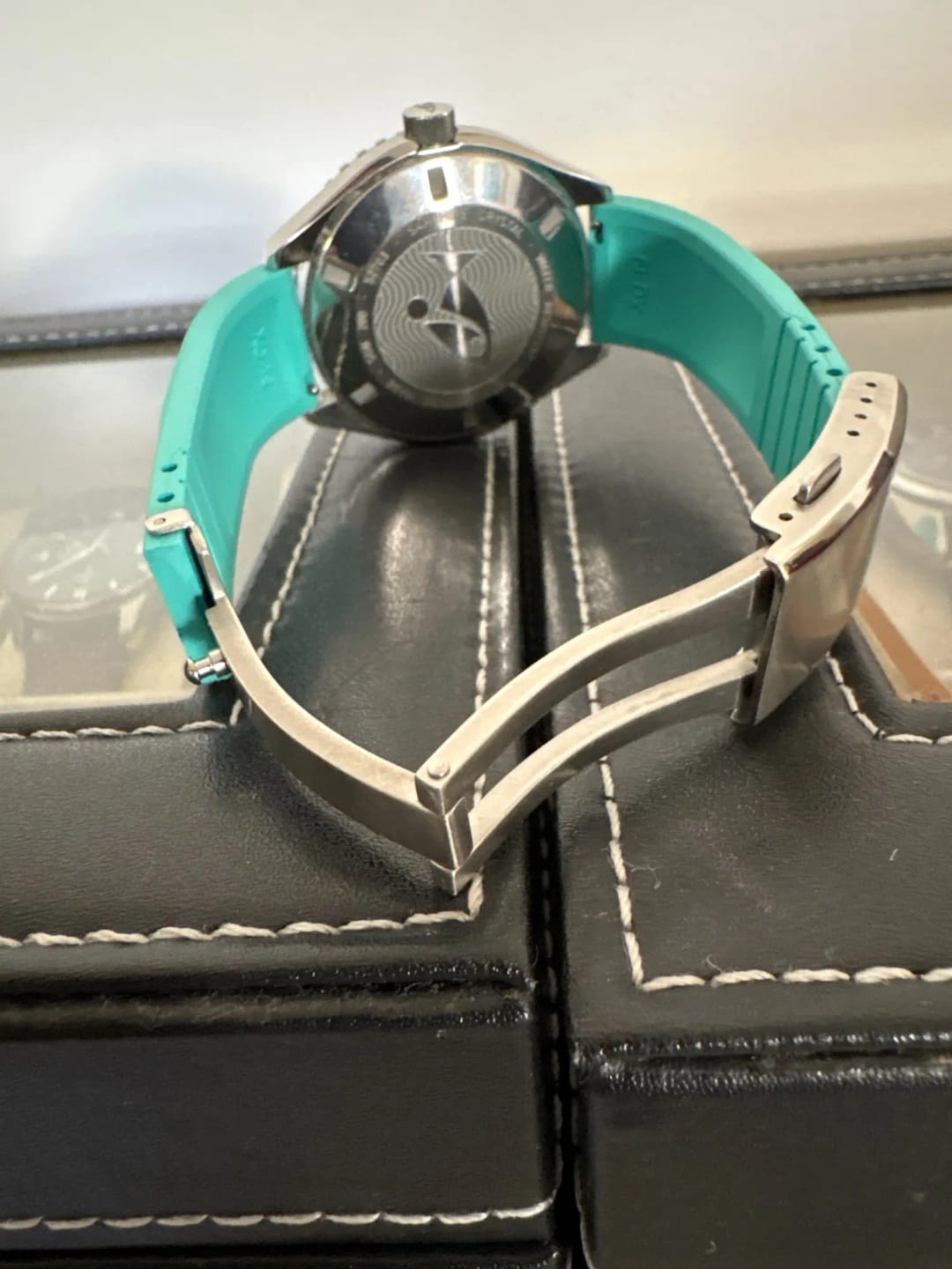 Customer photo review of Garmin 18/20/22mm Quick Release FKM Rubber Band with Folding Clasp