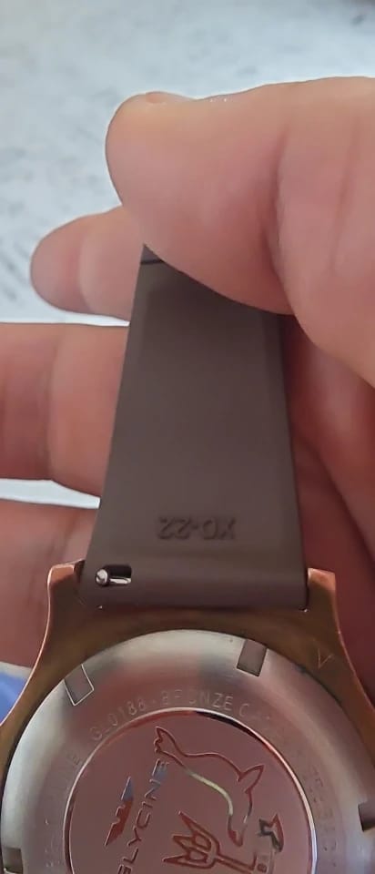 Customer photo review of Garmin 18/20/22mm Quick Release FKM Rubber Band with Folding Clasp