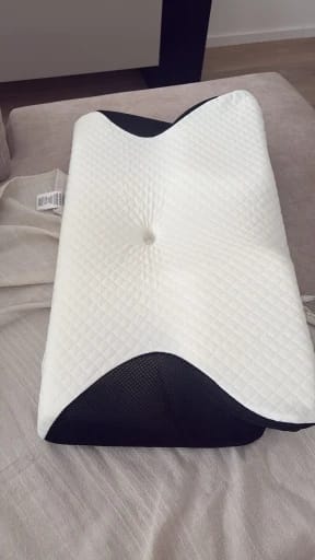 Customer photo review of Almohada Cervical Ergonómica - Sueño Profundo