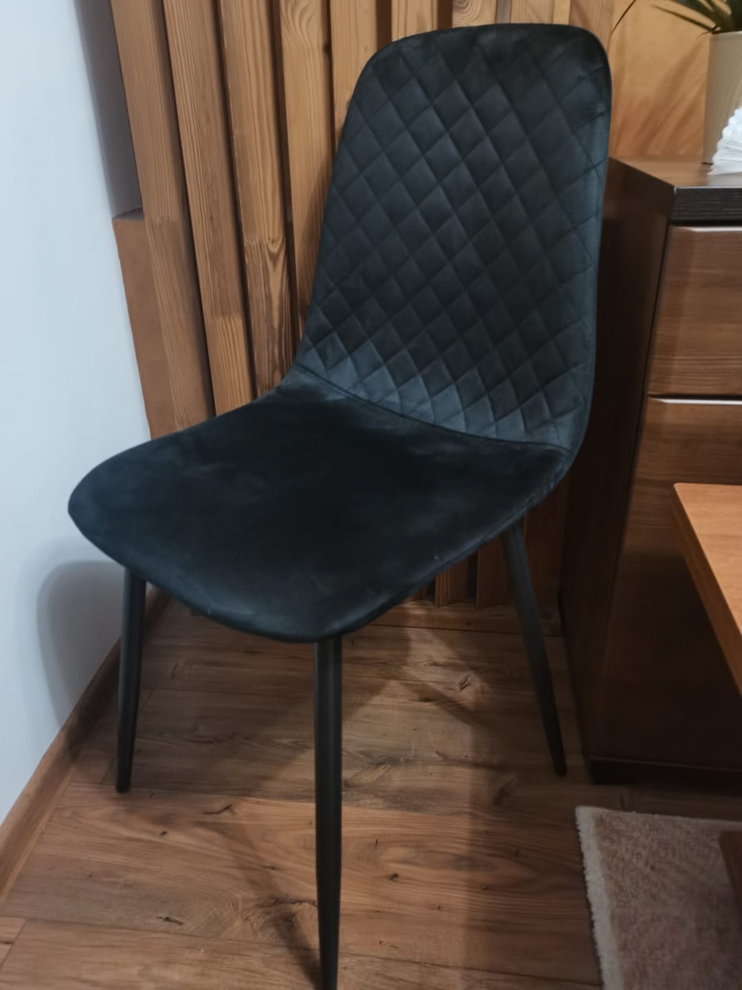 Customer photo review of Scaun K608, negru, stofa catifelata/metal, 45x52x88 cm