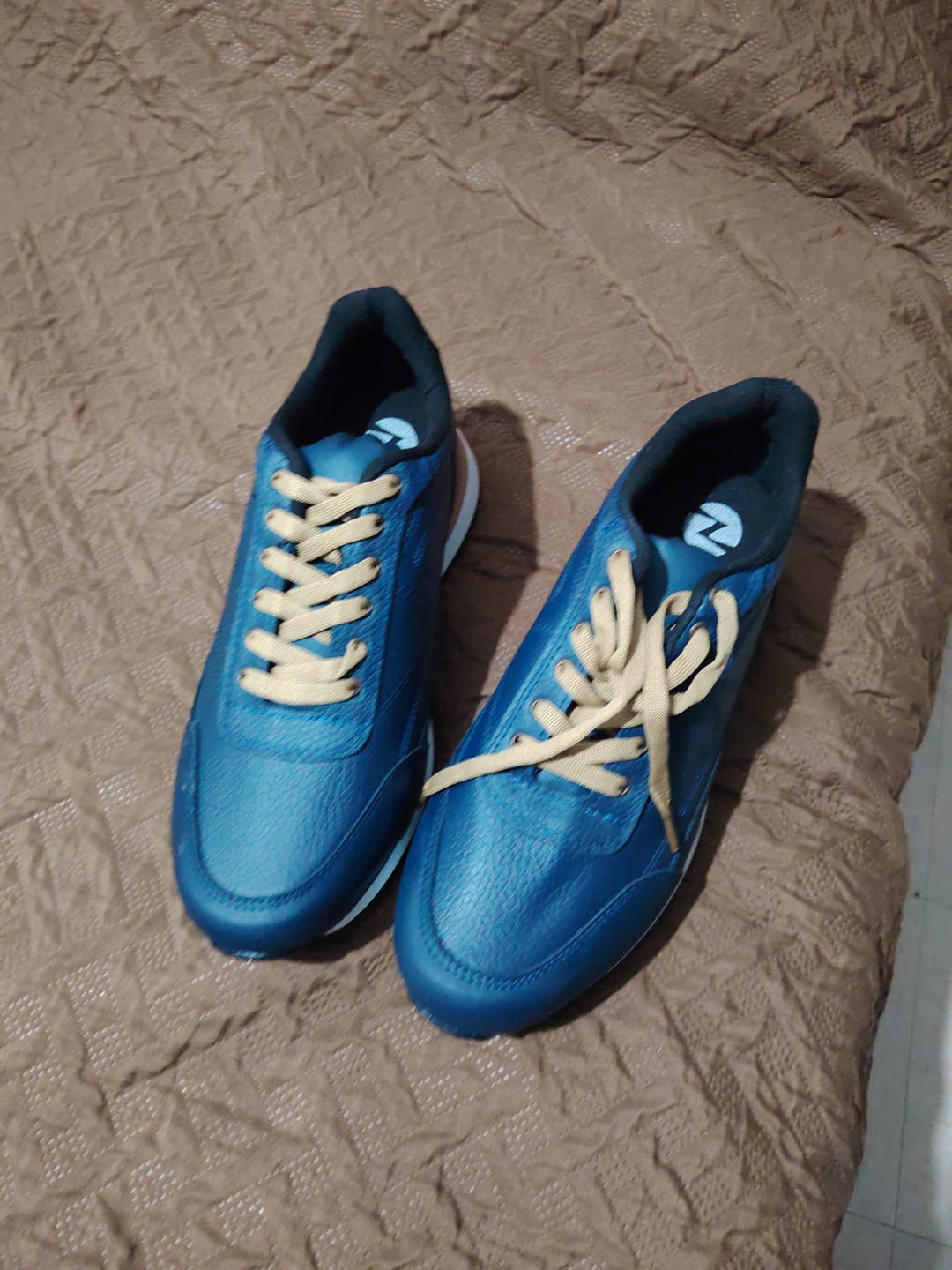 Customer photo review of Tenis Toronto - Marino