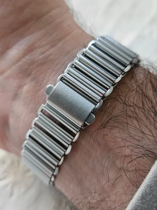 Customer photo review of Garmin 18/20/22mm Quick Release Vintage Ladder Link Steel Bracelet