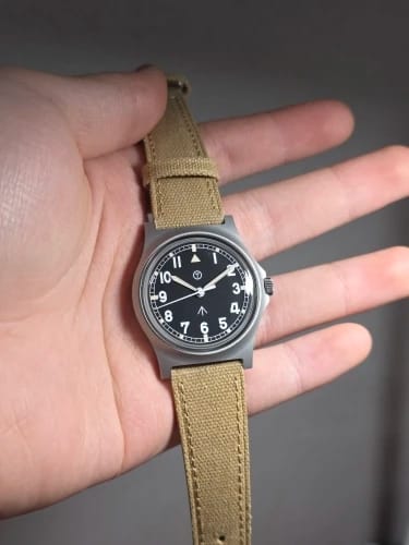 Customer photo review of Garmin 18/20/22mm Quick Release Slim Canvas Band with Leather Lining