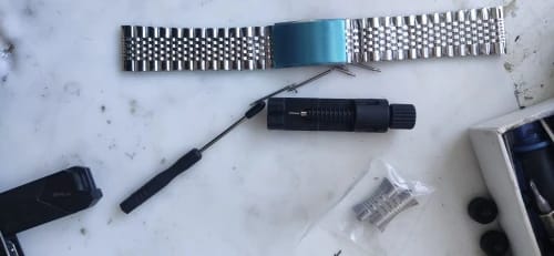 Customer photo review of Garmin 18/20/22mm Quick Release Beads of Rice Steel Bracelet