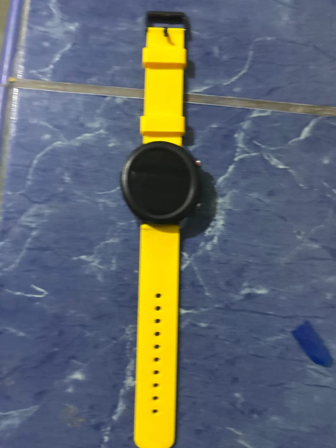 Customer photo review of Garmin 14/18/20/22/24mm Quick Release Curved-End Silicone Band