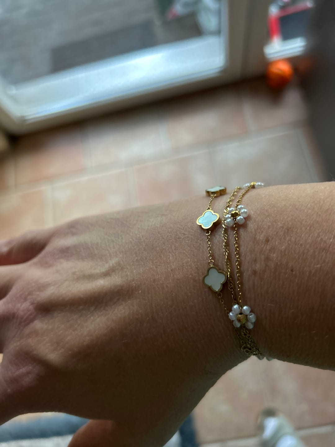 Customer photo review of Sweet Flower Armband 18K Vergoldet