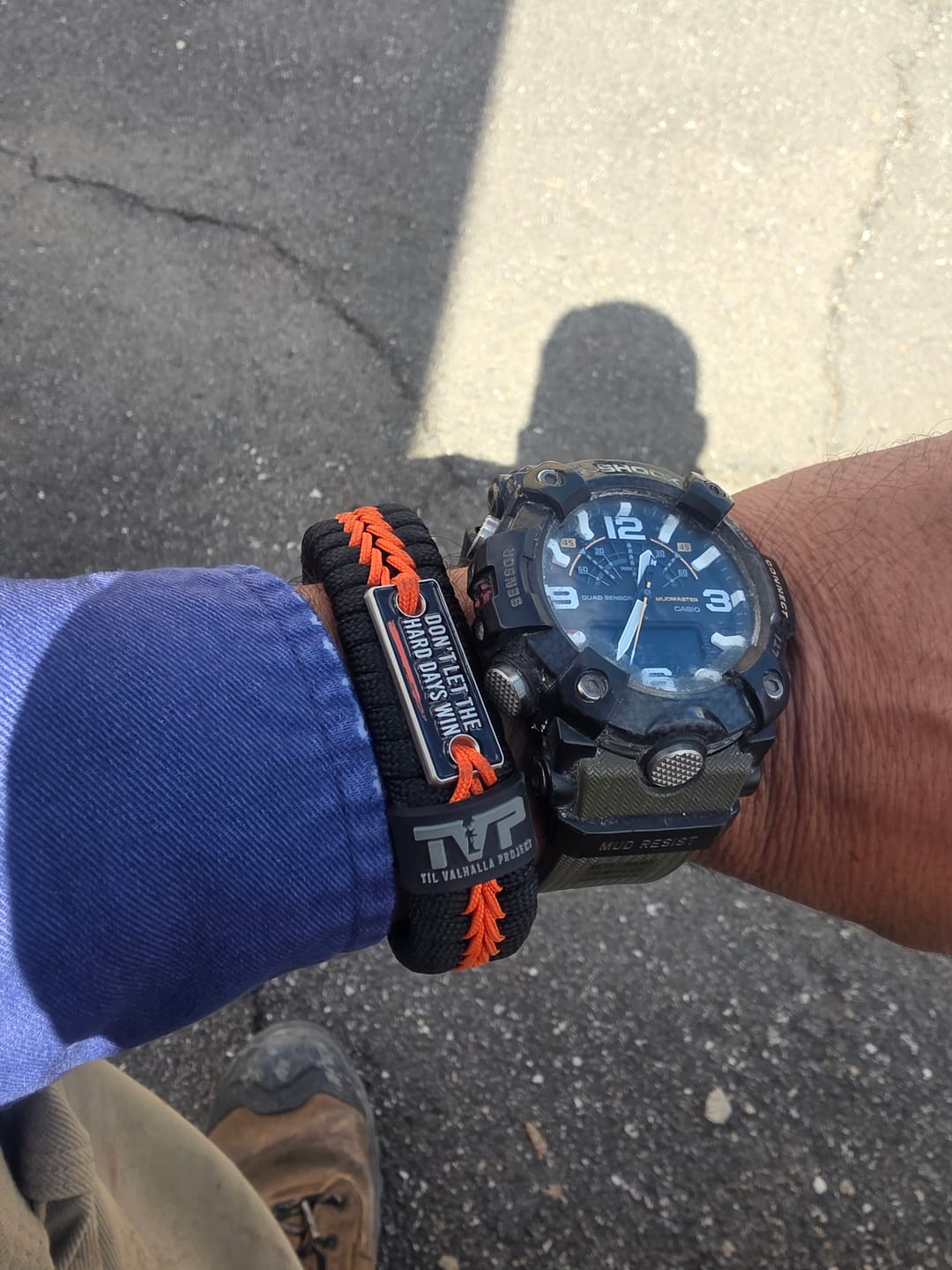 Customer photo review of Hard Days - Paracord Bracelet