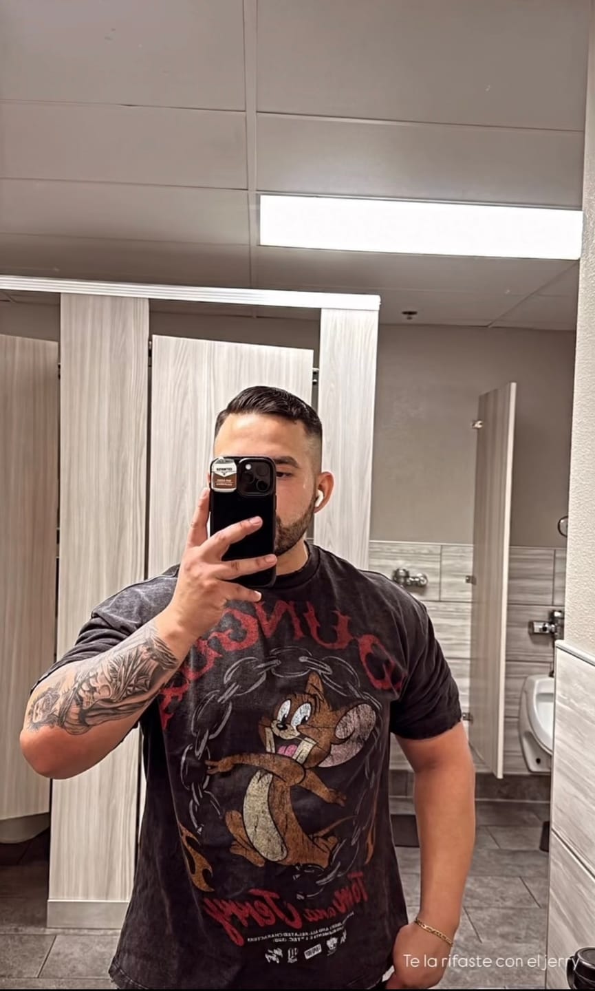 Customer photo review of 4082 - Tom & Jerry Tees
