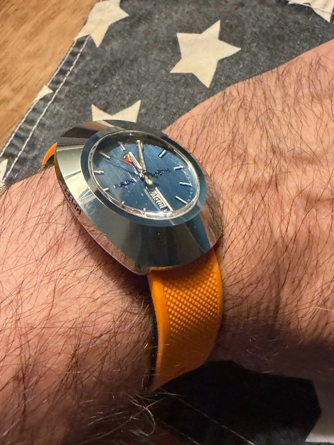 Customer photo review of Garmin 14/18/20/22/24mm Quick Release Curved-End Silicone Band