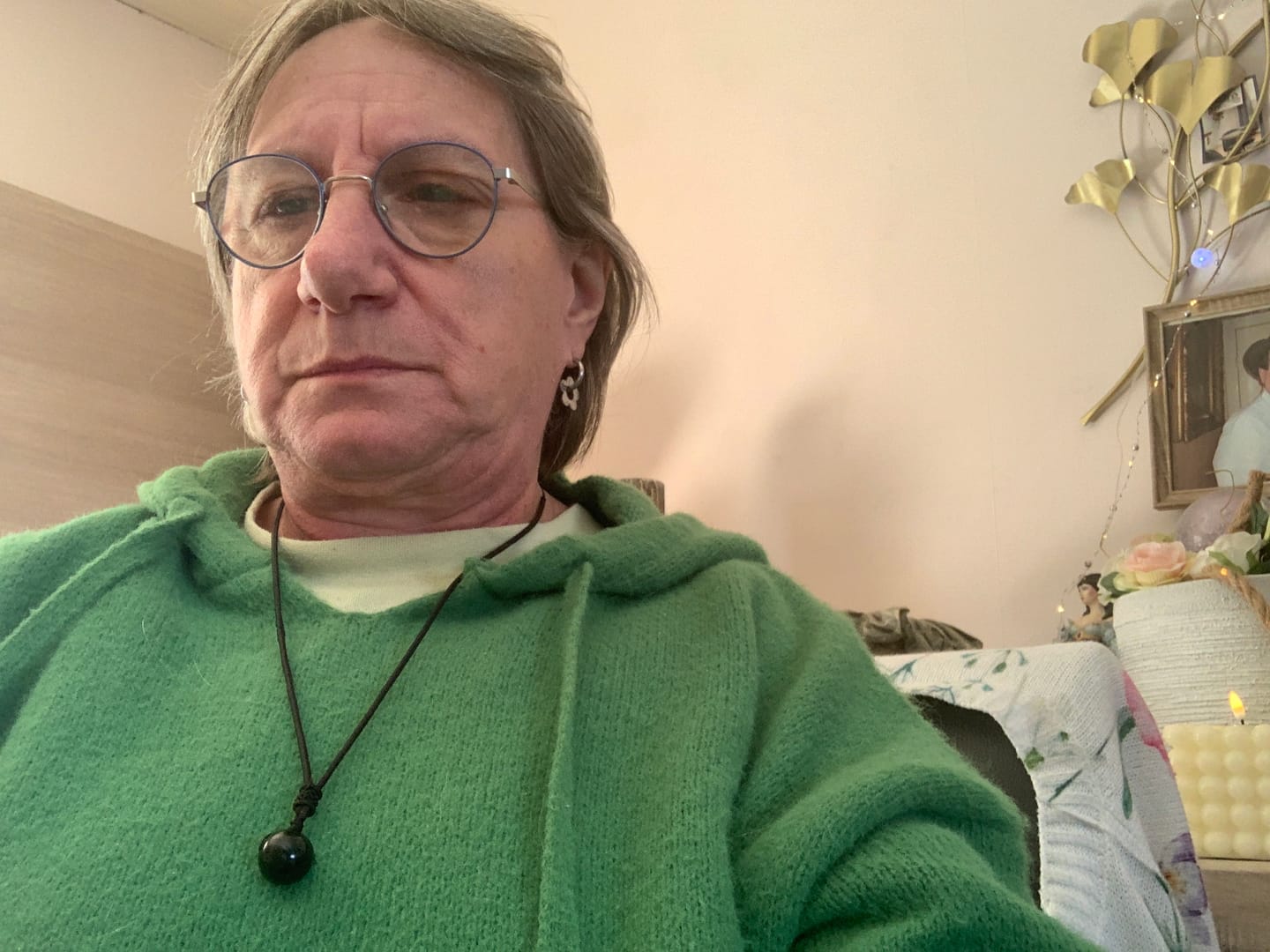 Customer photo review of Pendentif "Sphère" en Obsidienne Dorée