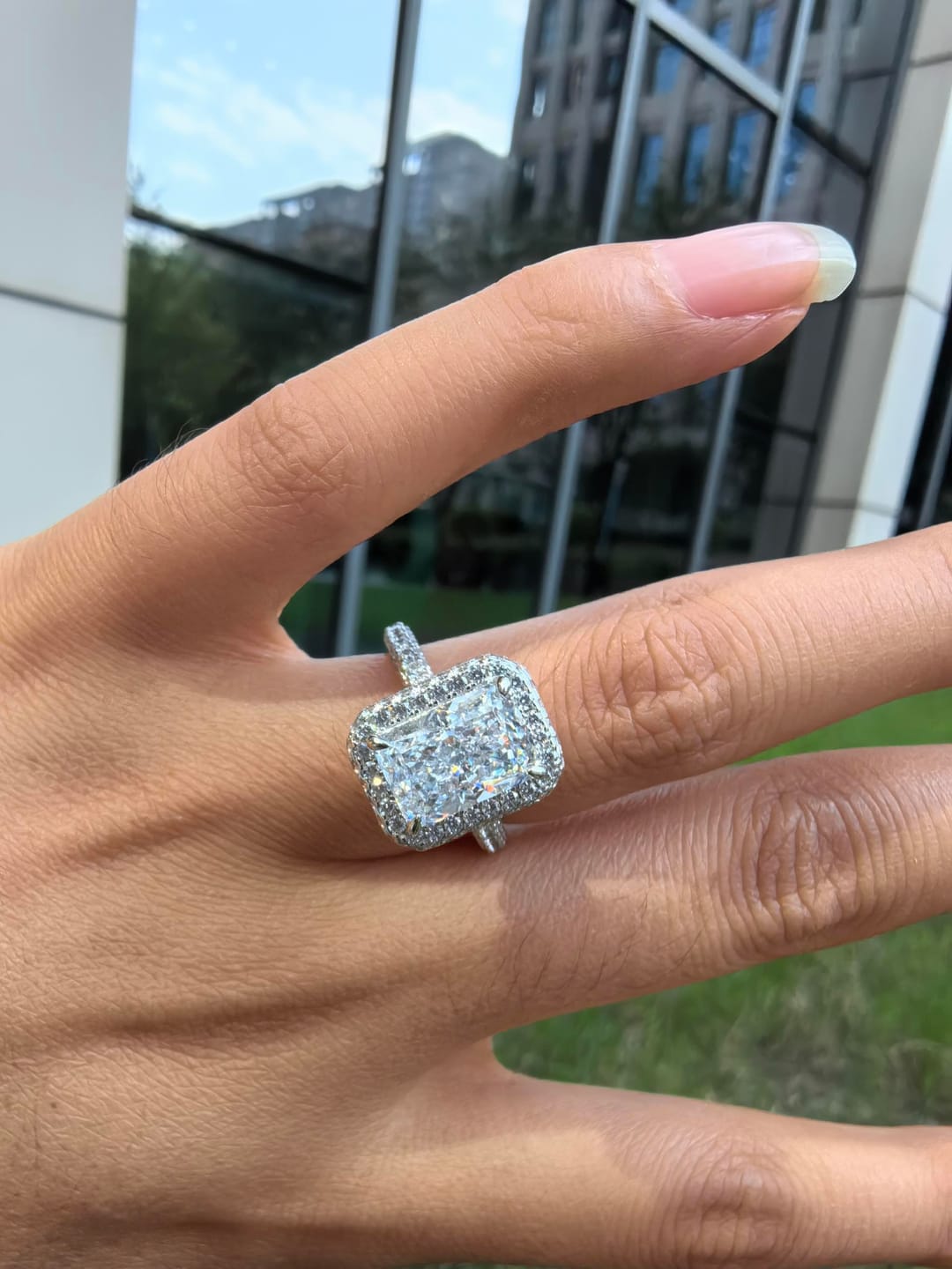 Customer photo review of S925 Noble Halo 3.5Ct Radiant Cut Engagement Ring Vintage Ring For Everyday Wear
