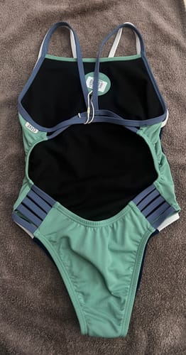 Customer photo review of LENNOX ONE PIECE - Matcha|Storm