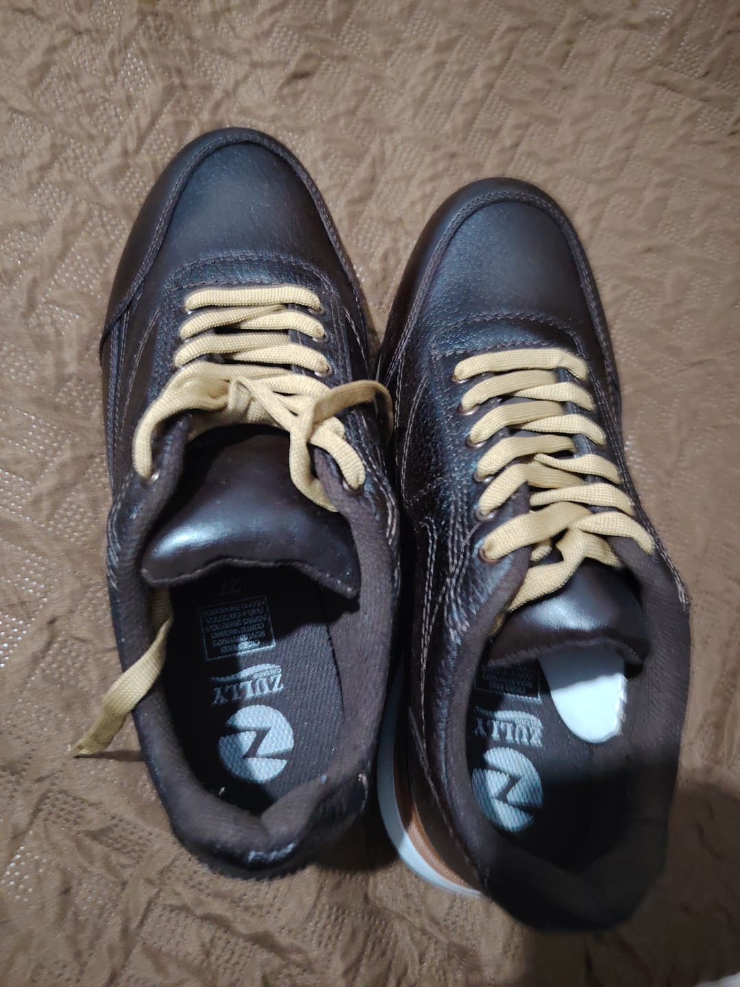 Customer photo review of Tenis Toronto - Moka