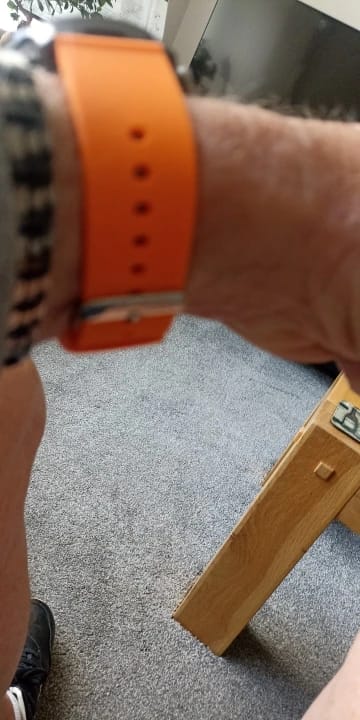 Customer photo review of Garmin 14/18/20/22/24mm Quick Release Curved-End Silicone Band