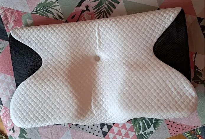 Customer photo review of Almohada Cervical Ergonómica - Sueño Profundo