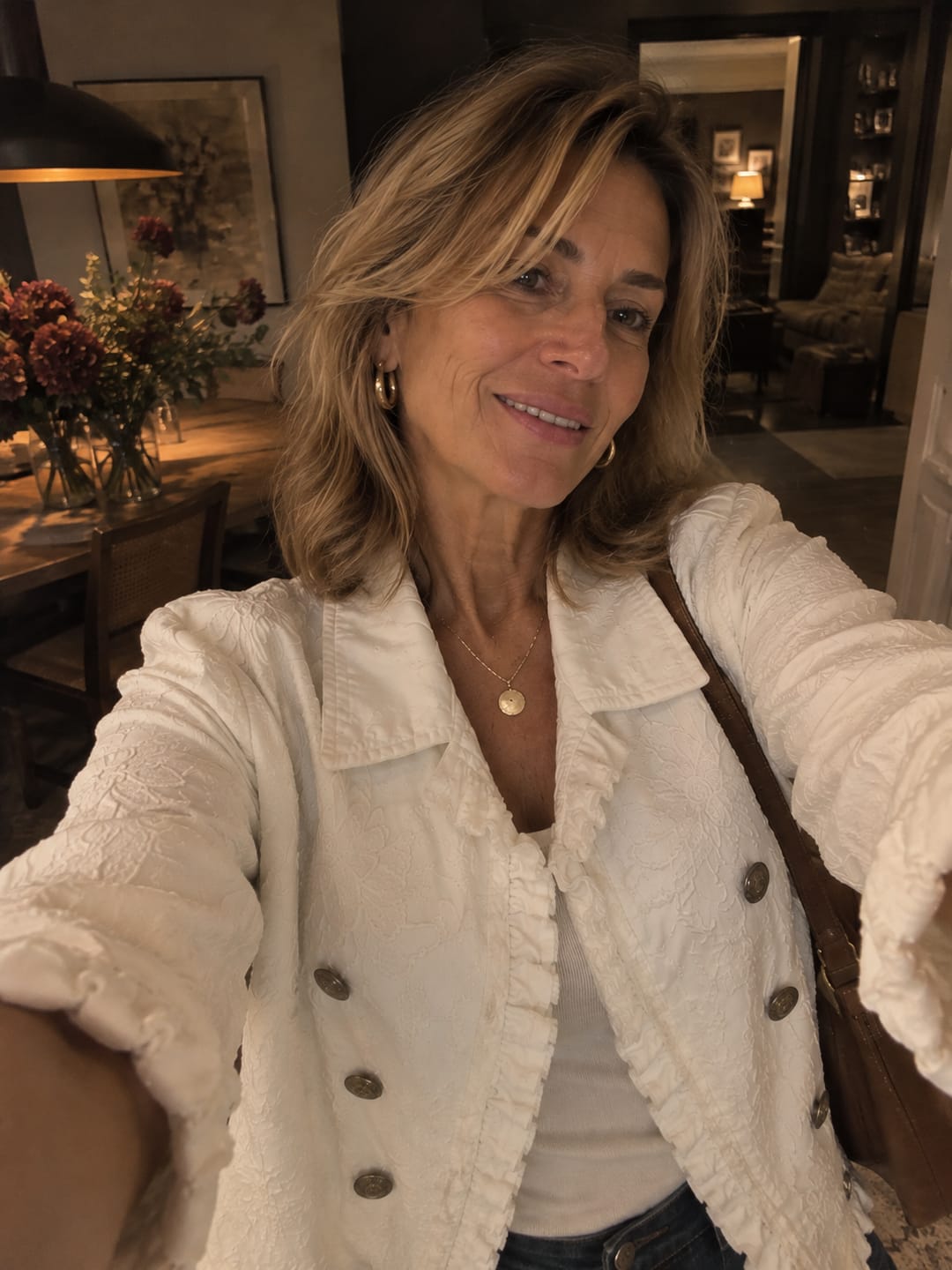 Customer photo review of Chaqueta Bordada Marfil con Volantes