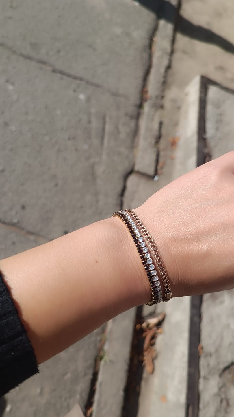 Customer photo review of Ava Gold Bracelet