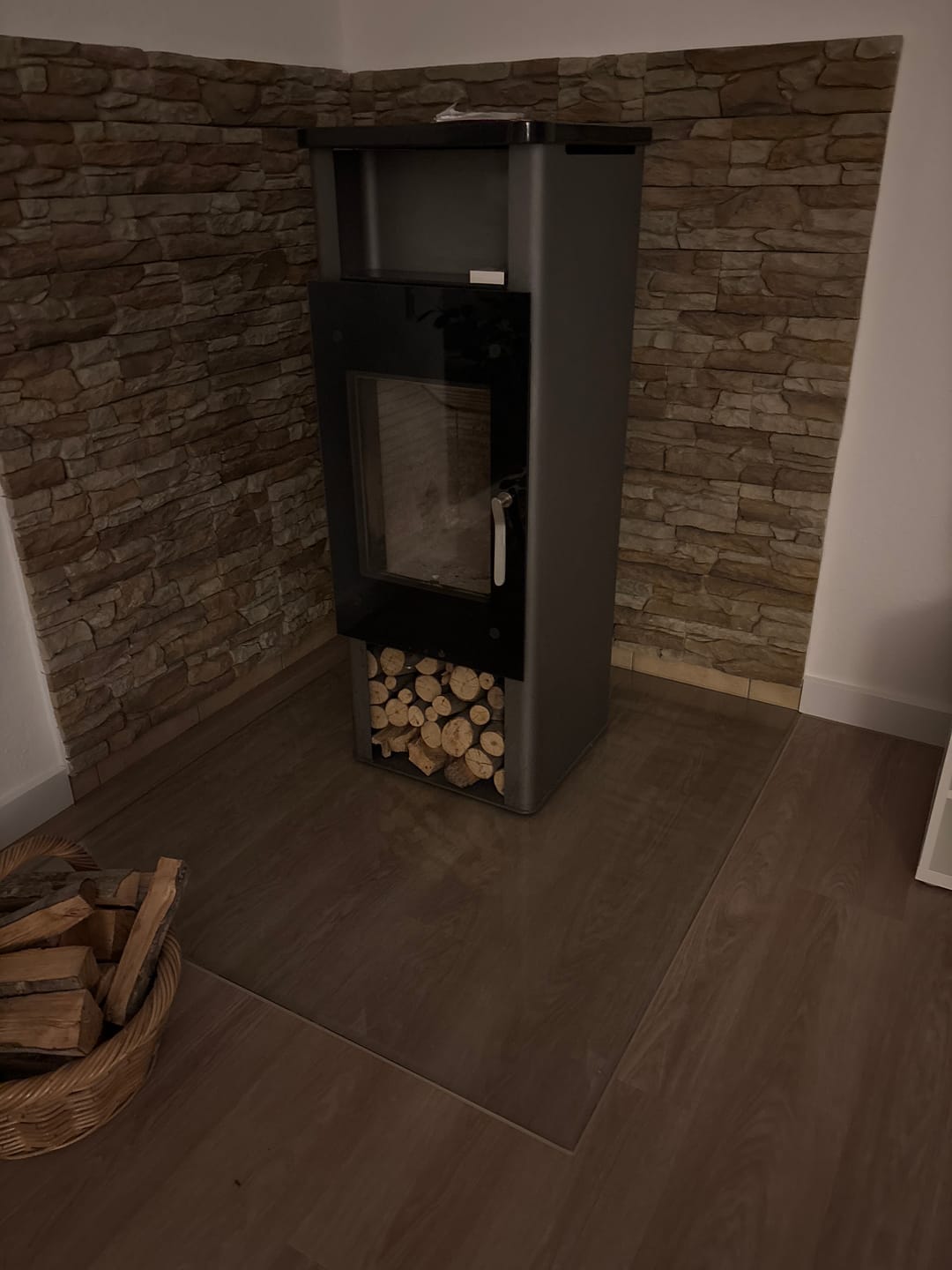 Customer photo review of Glasplatte Kamin, Funkenschutzplatte Glas für Kaminofen - Rechteck