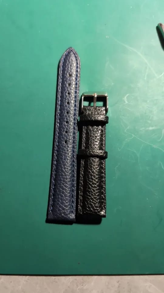 Customer photo review of Garmin 14/18/20/22/24mm Grained Leather Band, Spring Bars & Tool