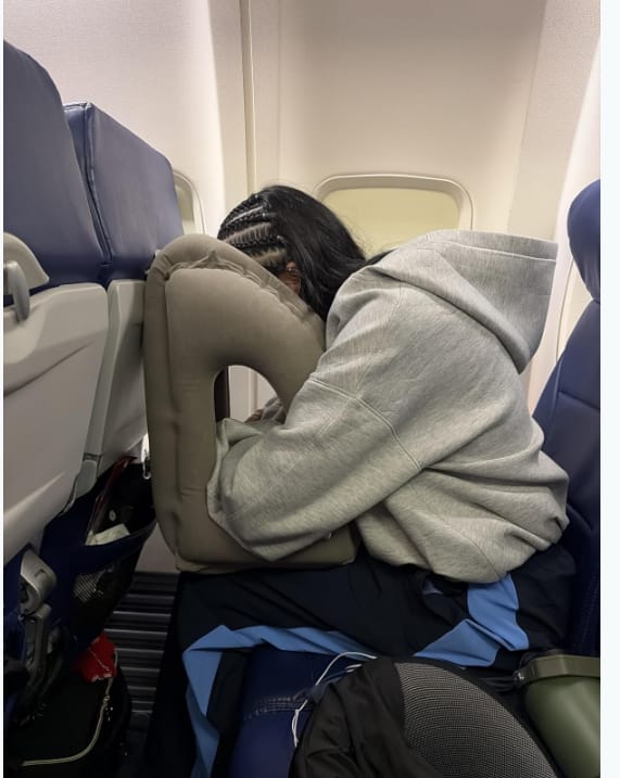 Customer photo review of AbrazAir Almohada Descanso Profundo