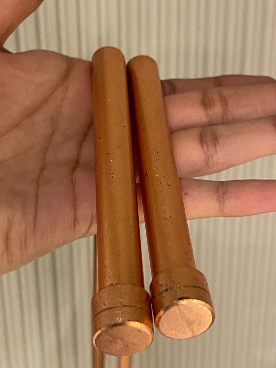 Customer photo review of Copper Dowsing Rod Pair – Vastu Remedy for Aura Energy Checking with Metal Handle | Ideal for Feng Shui & Vastu Scanning | Pair Set | 26 x 14 x 1 cm