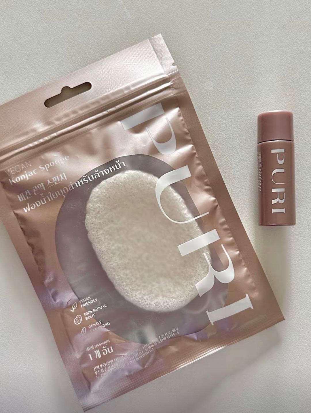 Customer photo review of [Pre-order 30 Day] Vegan Konjac Sponge ฟองน้ำล้างหน้าใยบุก อ่อนโยน ขจัดสิวเสี้ยน รับฟรี! คลีนซิ่งเจลระเบิดเมคอัพ
