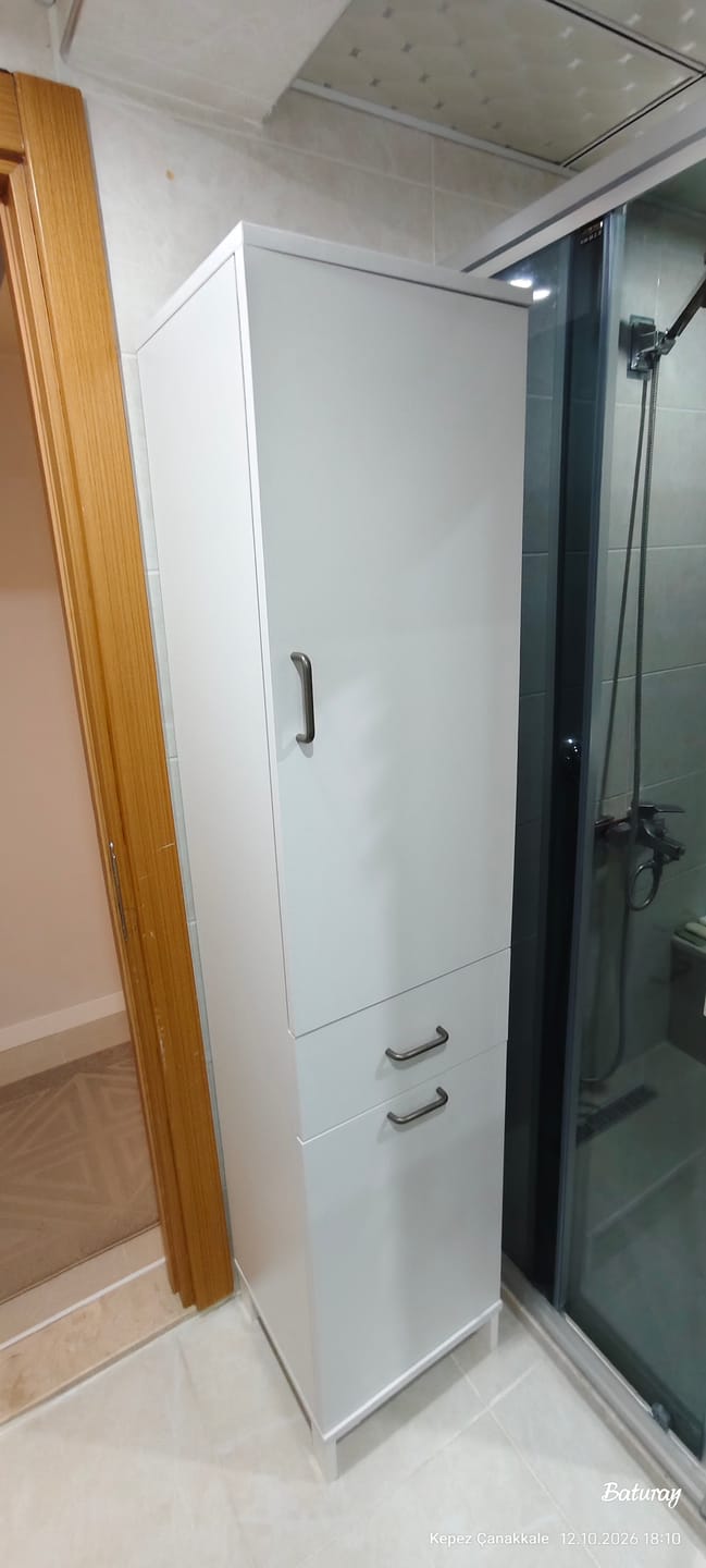 Customer photo review of Rani KC120 Banyo Dolabı Düşer Kapaklı Raflı Çamaşır Sepeti Bölmeli Çok Amaçlı Dolap Beyaz