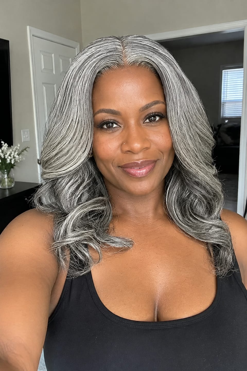 Customer photo review of Luvwin 13x4 Salt & Pepper Casual Wave Glueless Bob Wig 100% Human Hair