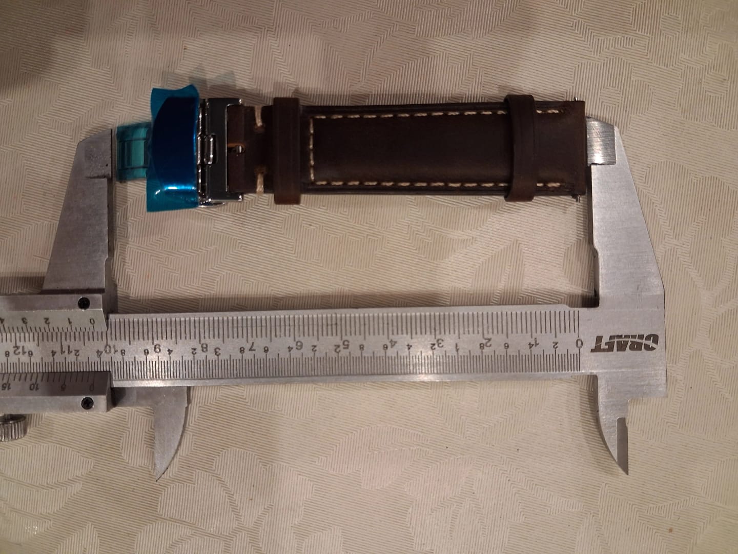 Customer photo review of Garmin 14/18/20/22/24mm Quick Release Calfskin Butterfly Clasp Band