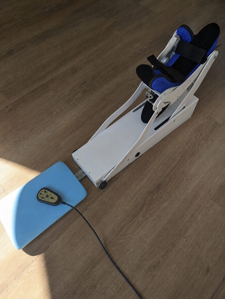 Customer photo review of Holtrow Glide™ — Powered Knee Motion Machine