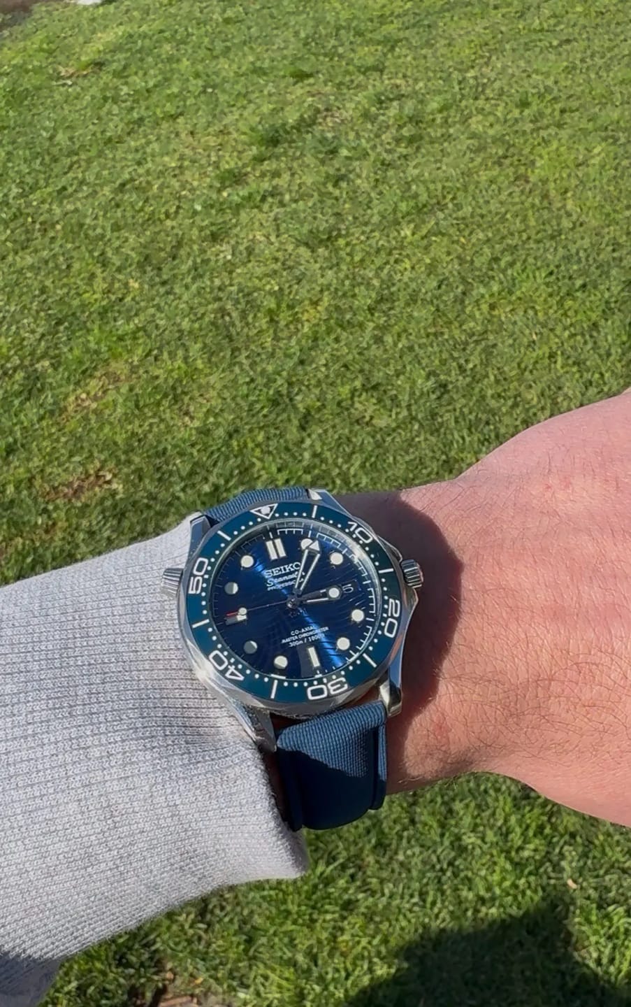 Customer photo review of Garmin 18/20/22mm Quick Release Sailcloth-Texture FKM Rubber Band