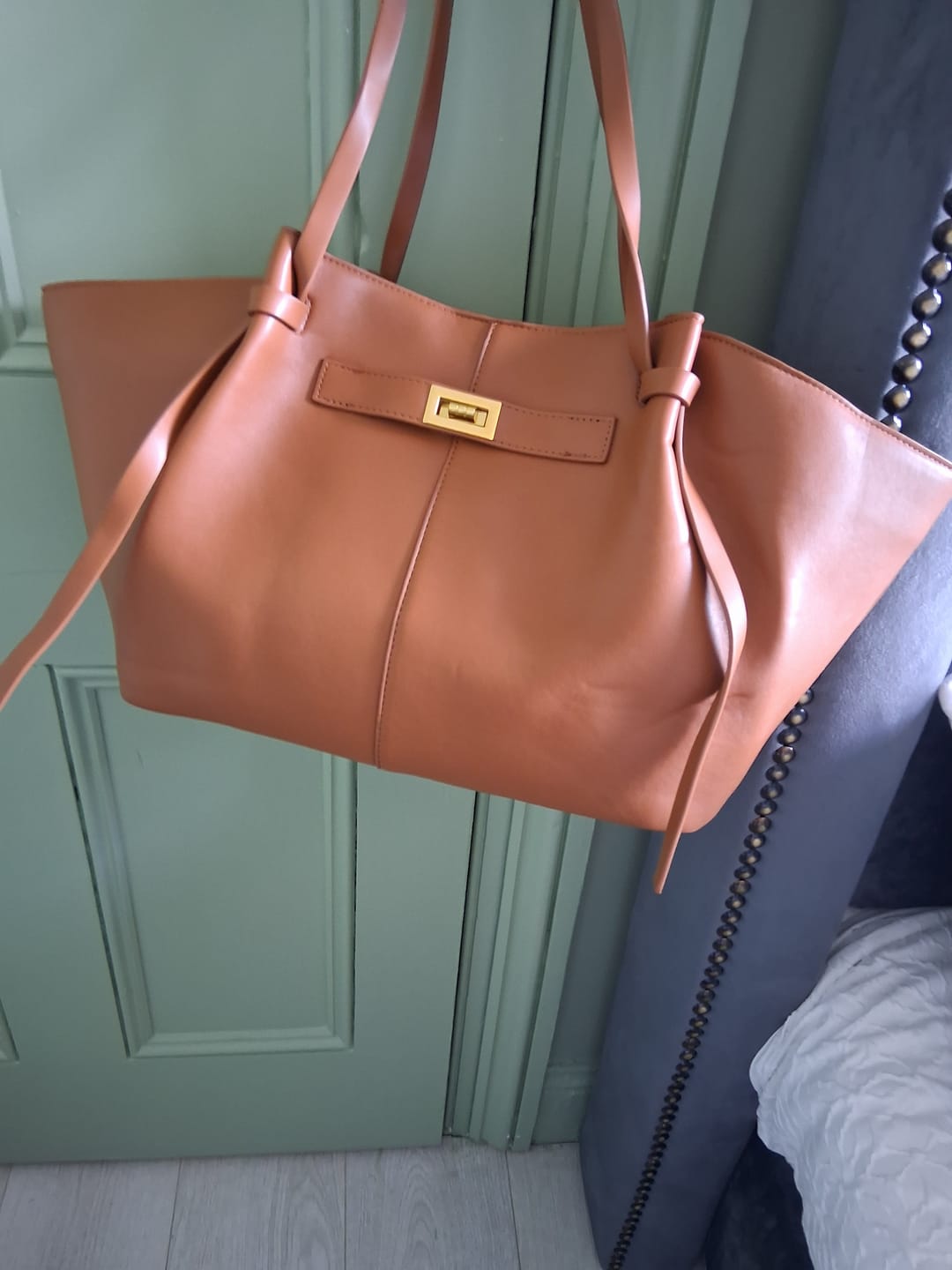 Customer photo review of Gerda Shopper Bag