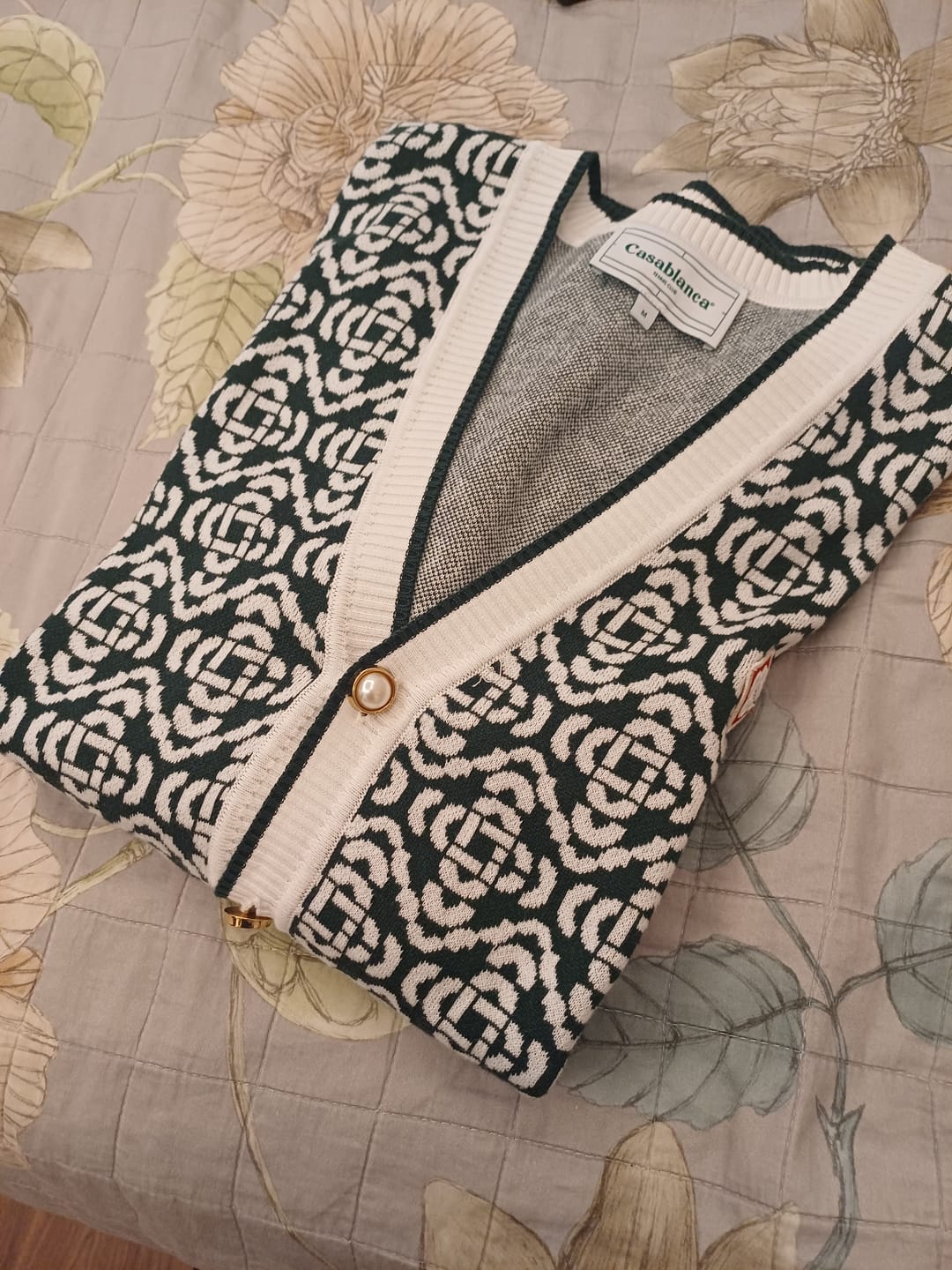 Customer photo review of Cardigan CASABLANCA in jacquard monogram verde e bianco