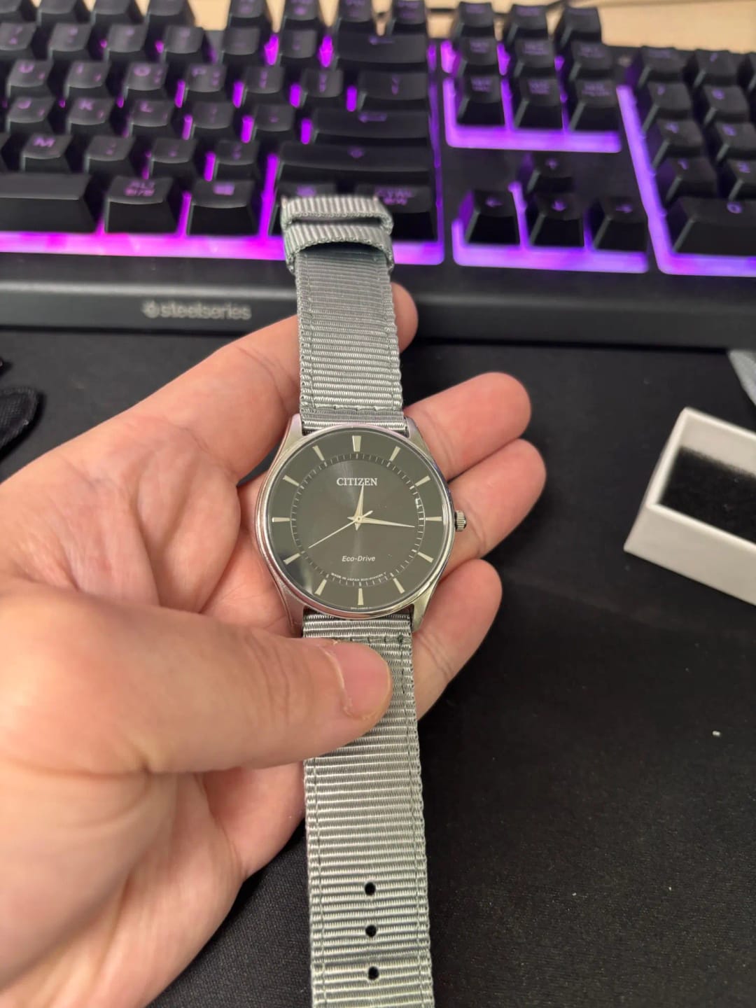 Customer photo review of Garmin 18/20/22/24mm Quick Release Woven Nylon Band