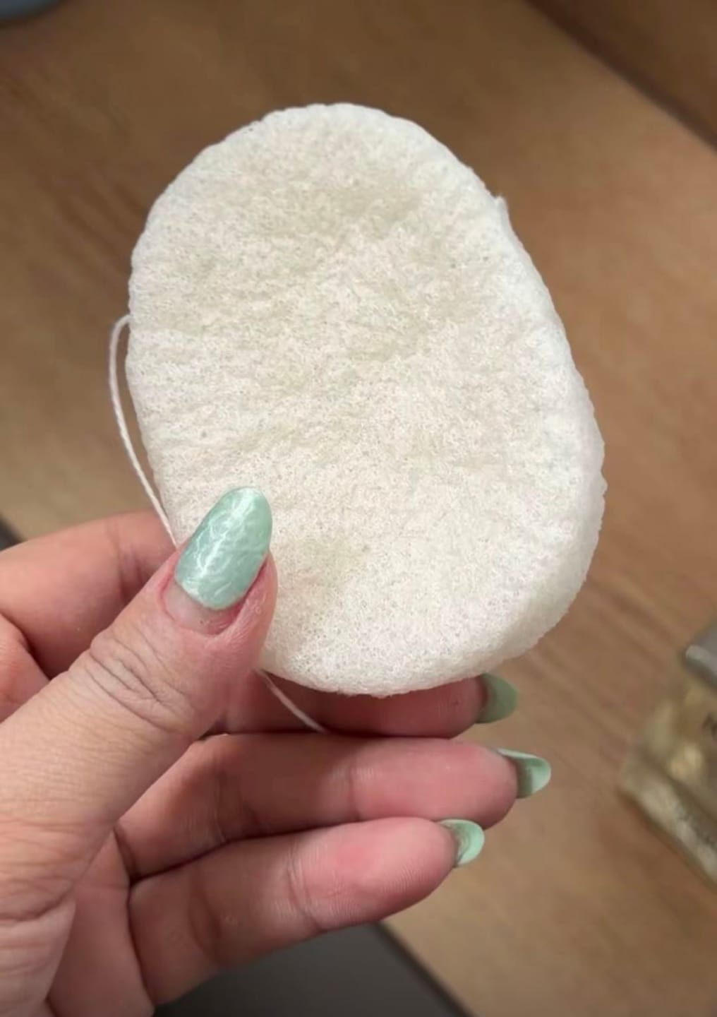 Customer photo review of [Pre-order 30 Day] Vegan Konjac Sponge ฟองน้ำล้างหน้าใยบุก อ่อนโยน ขจัดสิวเสี้ยน รับฟรี! คลีนซิ่งเจลระเบิดเมคอัพ